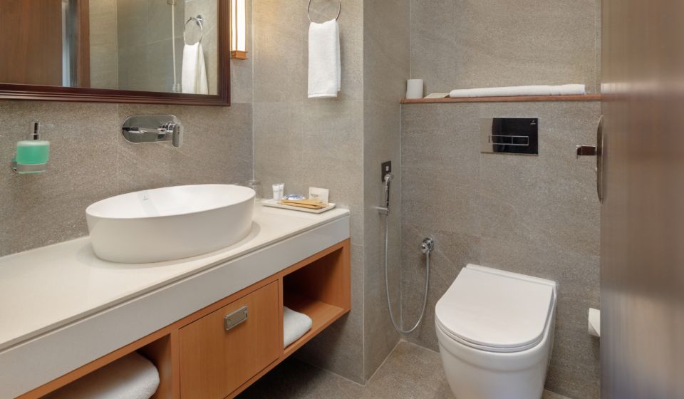 deluxe-king-washroom-1